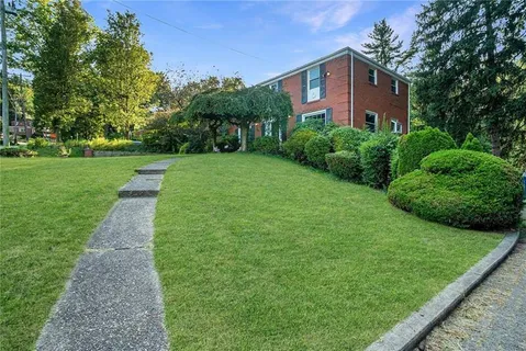 $349,000 | 3200 Nottingham Drive, Pittsburgh, PA 15235