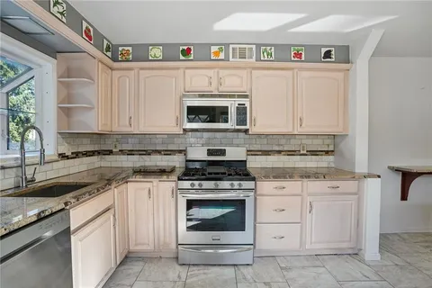 $349,000 | 3200 Nottingham Drive, Pittsburgh, PA 15235