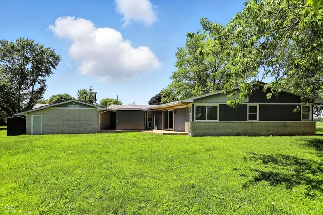 $264,000 | 8303 West 400th Street South, Russiaville, IN 46979