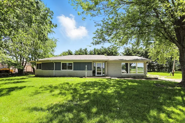 $264,000 | 8303 West 400th Street South, Russiaville, IN 46979
