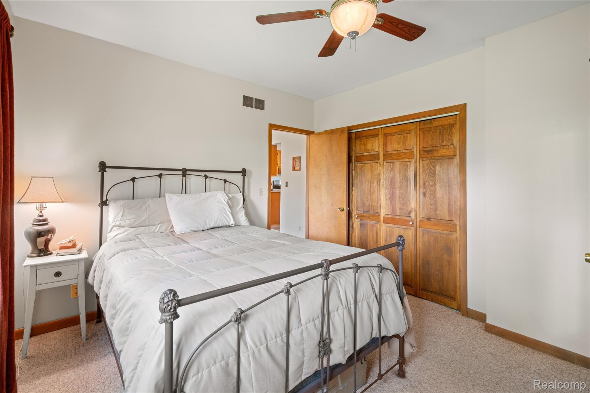 1326 Cambridge Road Berkley, MI 48072 - Photo 19 of 26 Cambridge-19.jpg