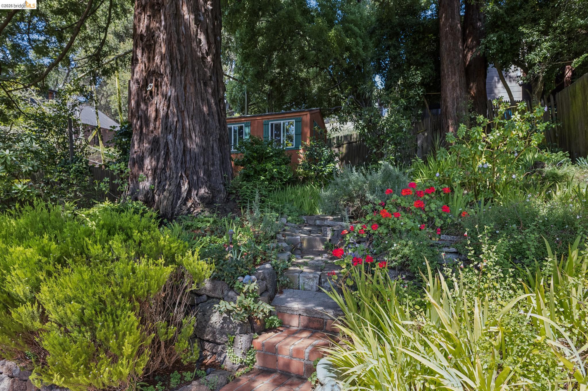8 Mosswood Road Berkeley, CA 94704 - Photo 42 of 50