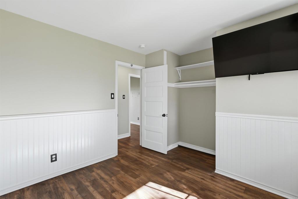 1693 Downing Street Simi Valley, CA 93065 - Photo 24 of 39 Guest room 2