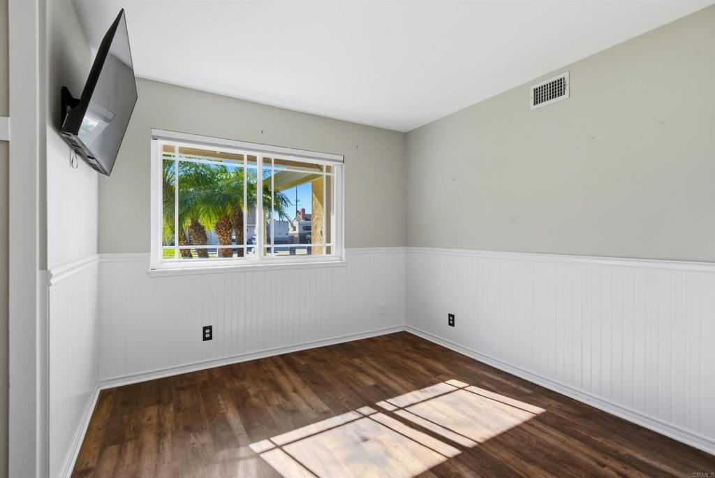 1693 Downing Street Simi Valley, CA 93065 - Photo 25 of 39 Guest room 2