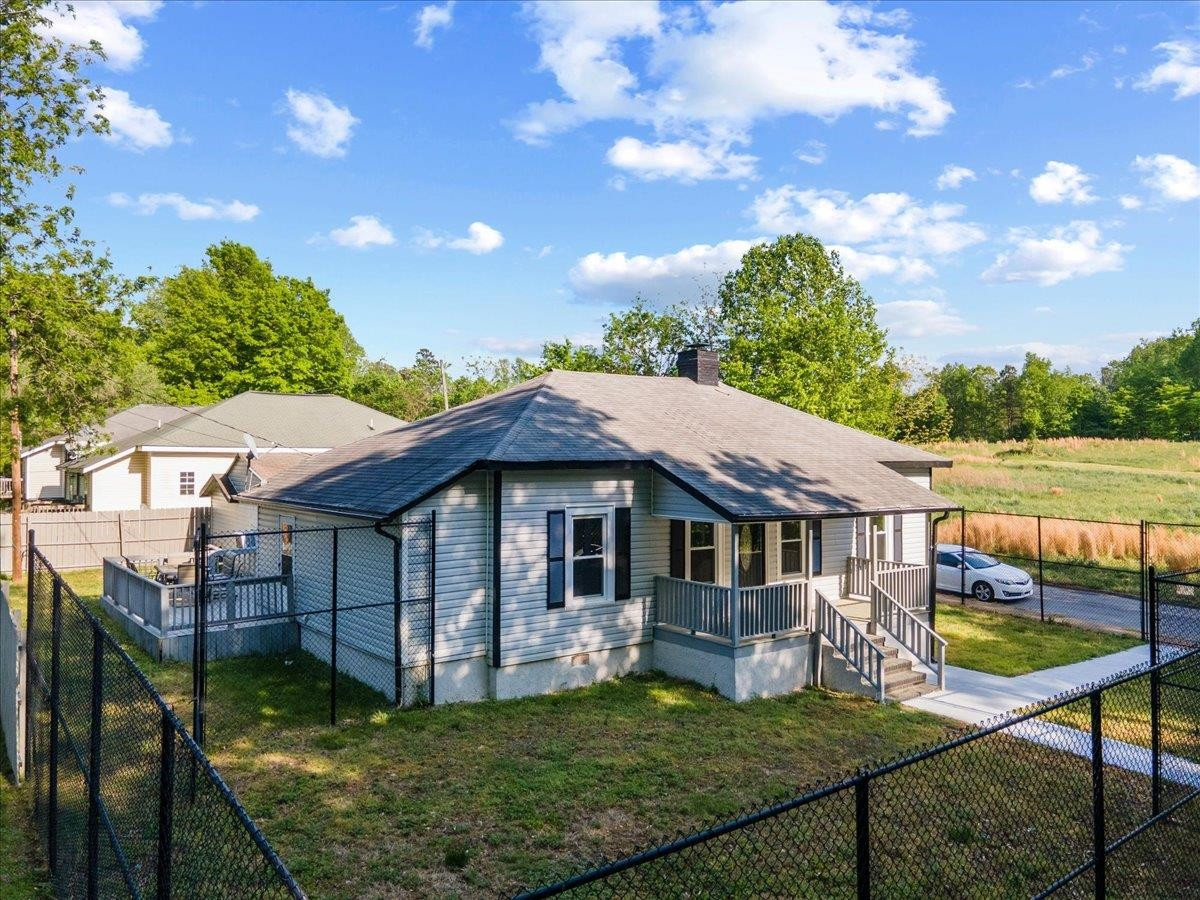 1700 Forest Street Roxboro, NC 27573 - Photo 4 of 40 Photo 4