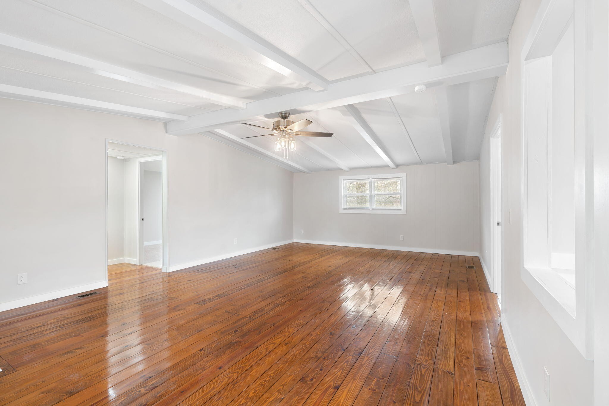 4939 Johnson Road Birchwood, TN 37308 - Photo 5 of 34 Gallery Image 5