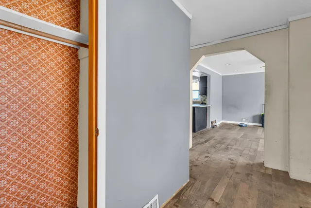 $74,900 | 2010 Lansing Avenue, Jackson, MI 49202