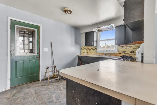 $74,900 | 2010 Lansing Avenue, Jackson, MI 49202