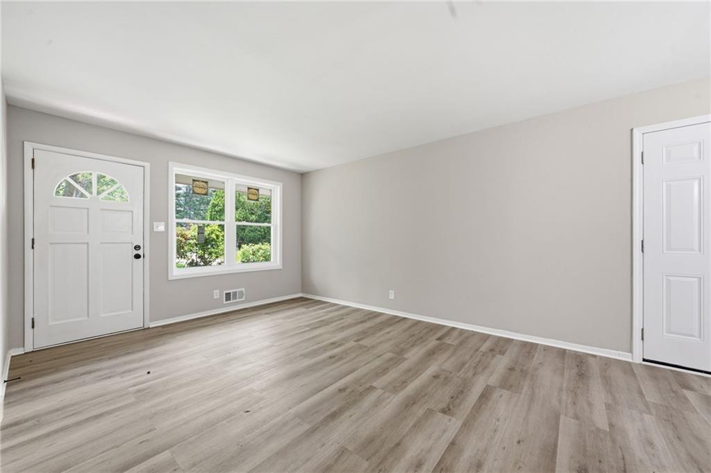 4913 Bartlett Road Forest Park, GA 30297 - Photo 7 of 30