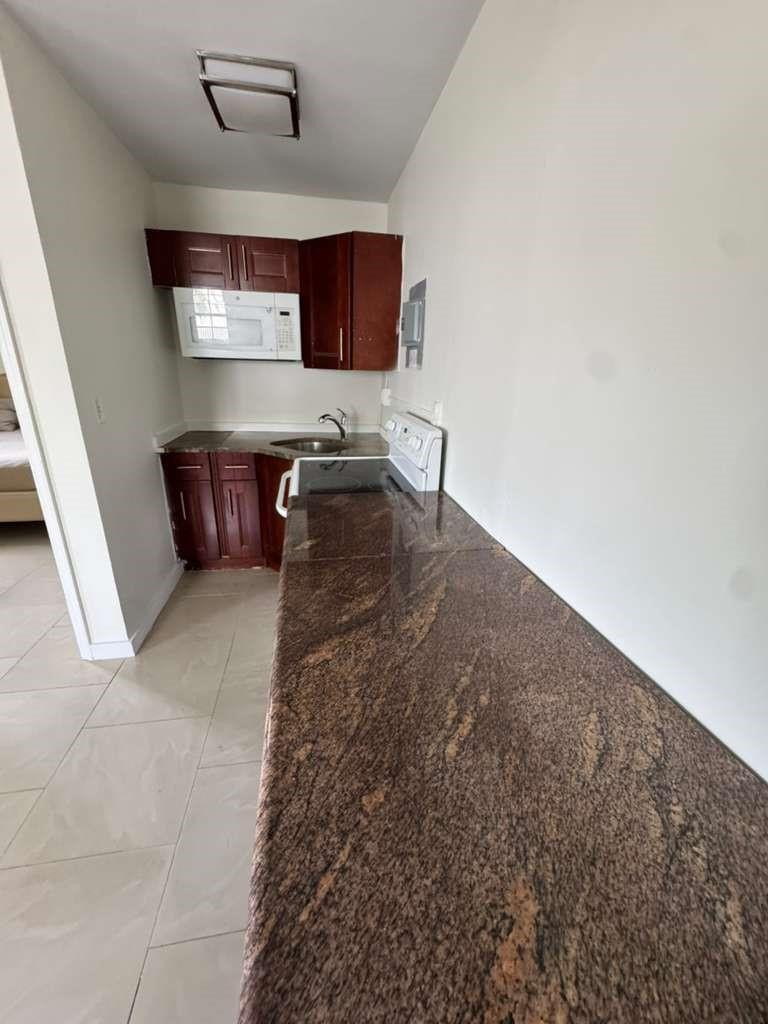 1042 Foster Road Hallandale Beach, FL 33009 - Photo 3 of 8 Photo 3