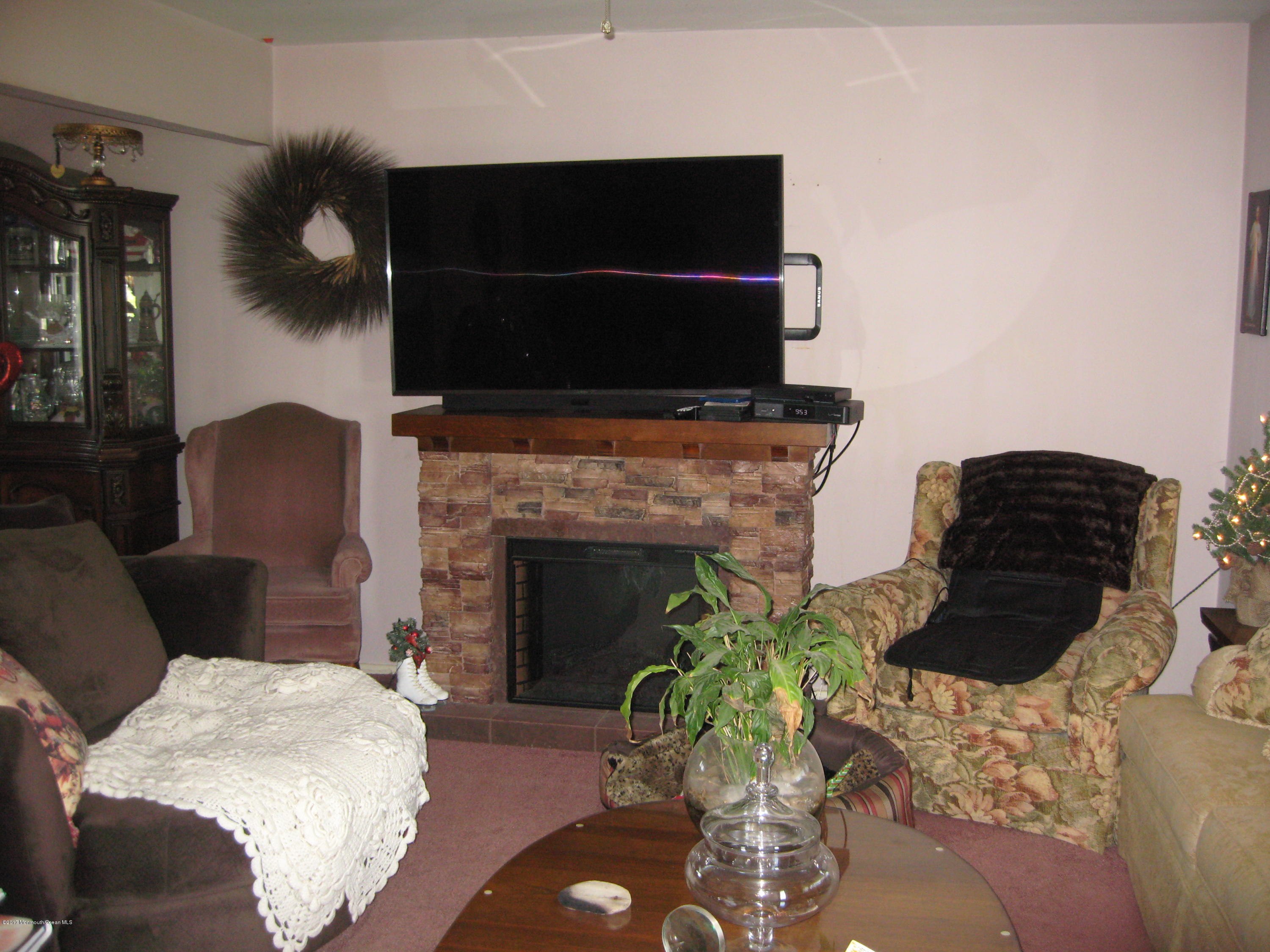914 Ruth Drive Neptune Township, NJ 07753 - Photo 2 of 13 IMG_0379