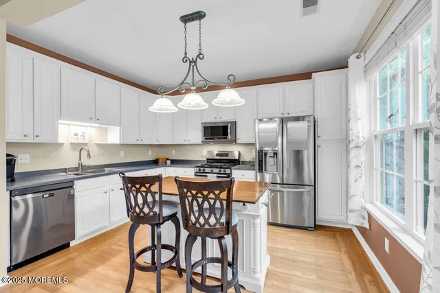 $474,900 | 654 St Andrews Place, Manalapan, NJ 07726