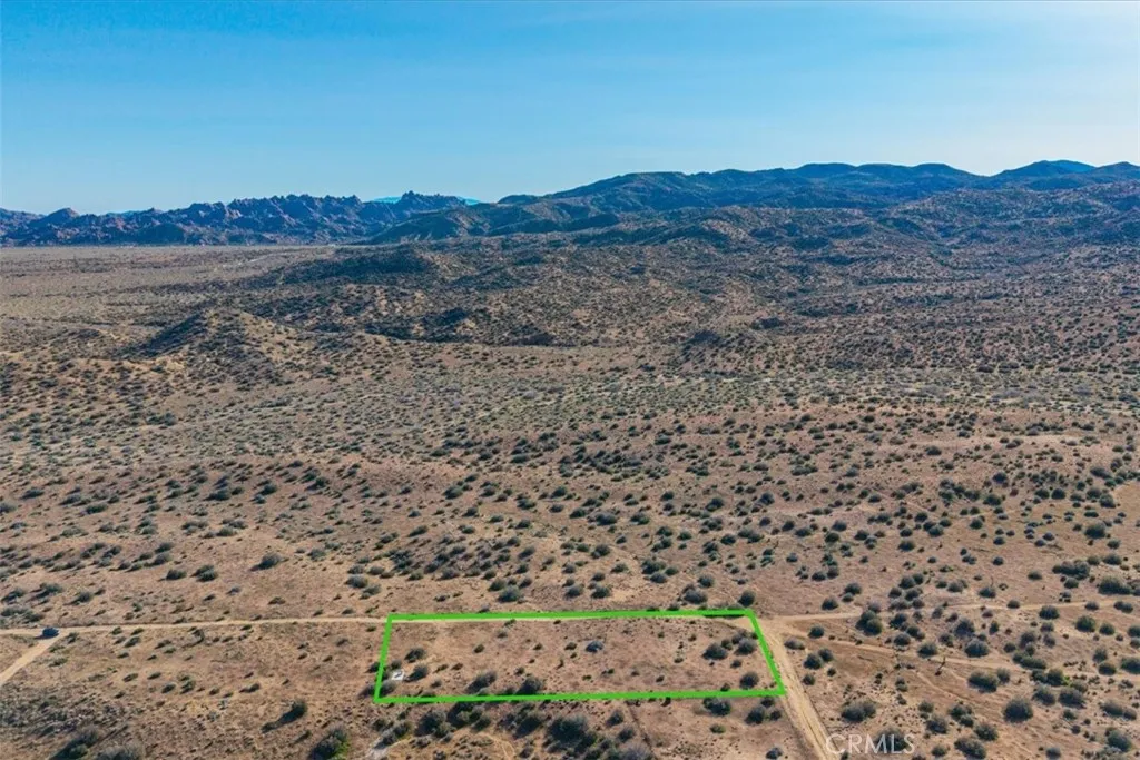 3263 Apache Pioneertown, CA 92268 - Photo 22 of 24 a view of a mountain