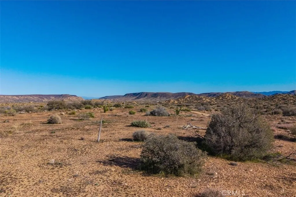 3263 Apache Pioneertown, CA 92268 - Photo 9 of 24 a view of a sky