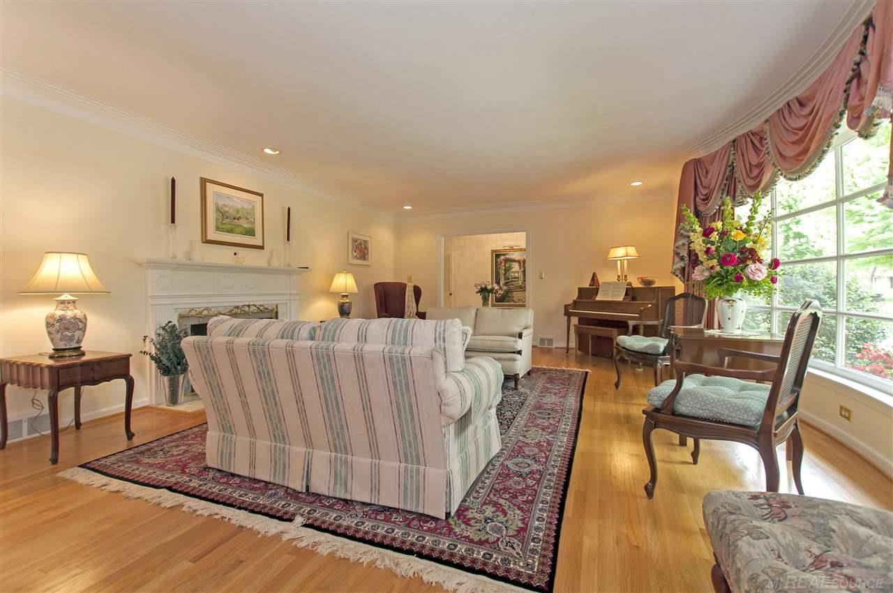 61 North Deeplands Road Grosse Pointe, MI 48236 - Photo 6 of 52 31292901-5.JPG