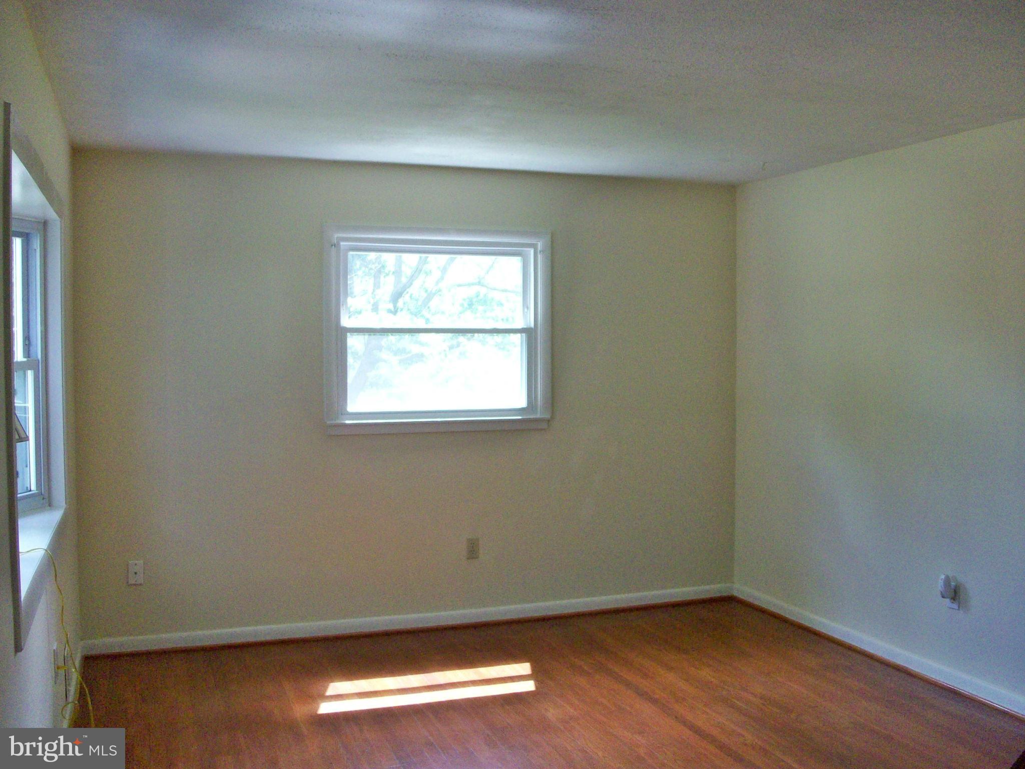 7528 Alleghany Road Manassas, VA 20111 - Photo 9 of 21 Living Room