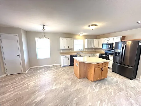 $675,000 | 9226 427th Road, Savannah, MO 64485