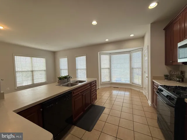 $3,500 | 5247 Jule Star Drive, Centreville, VA 20120