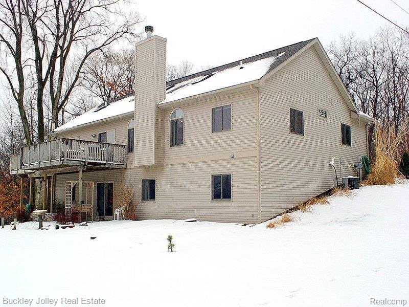 2380 Corlett Road Brighton, MI 48114 - Photo 19 of 21 Large Deck