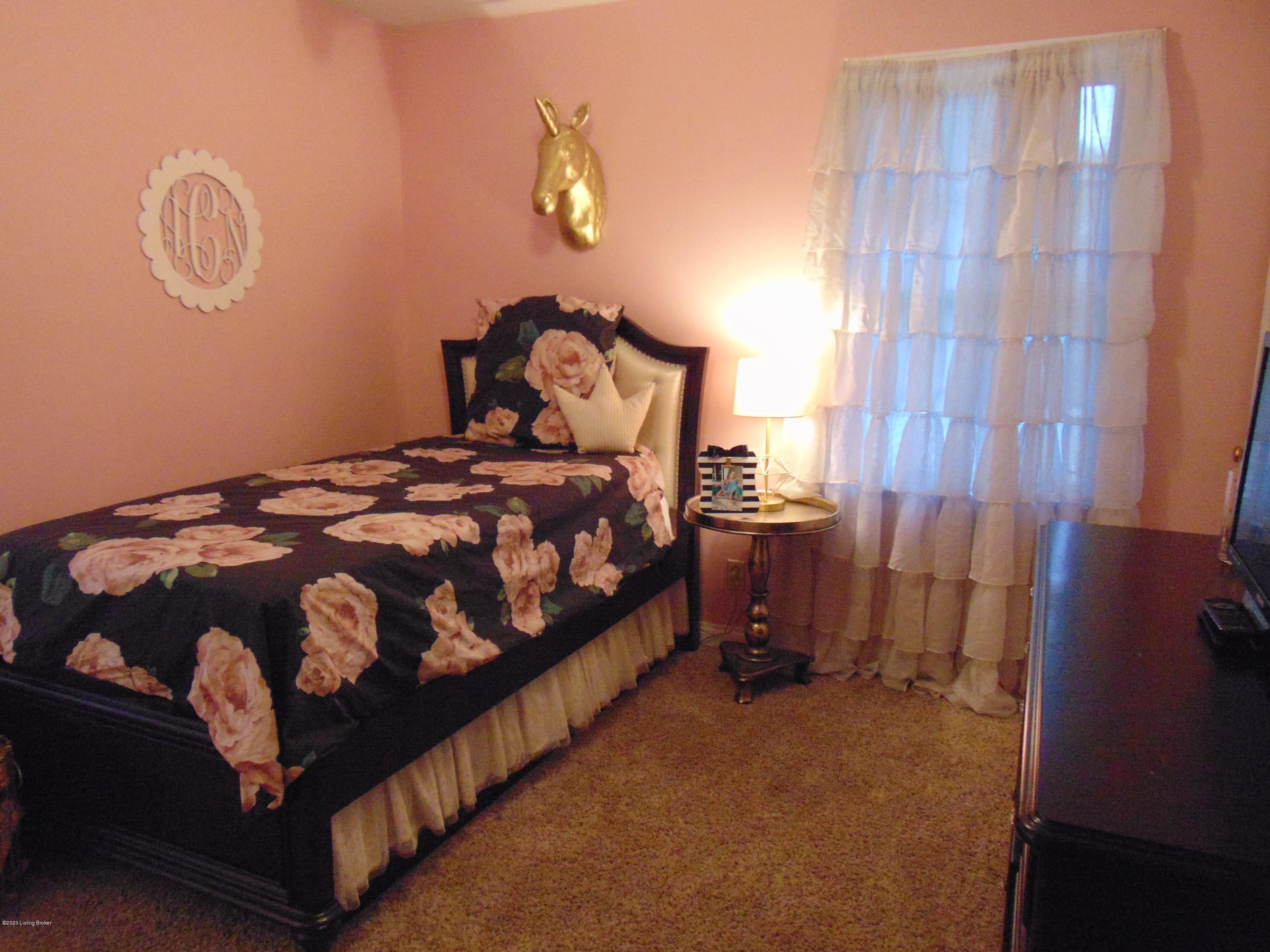 11411 Deering Road Louisville, KY 40272 - Photo 14 of 24 DSC02627 (2)