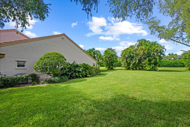 $384,995 | 7943 Lake Sands Drive, Delray Beach, FL 33446