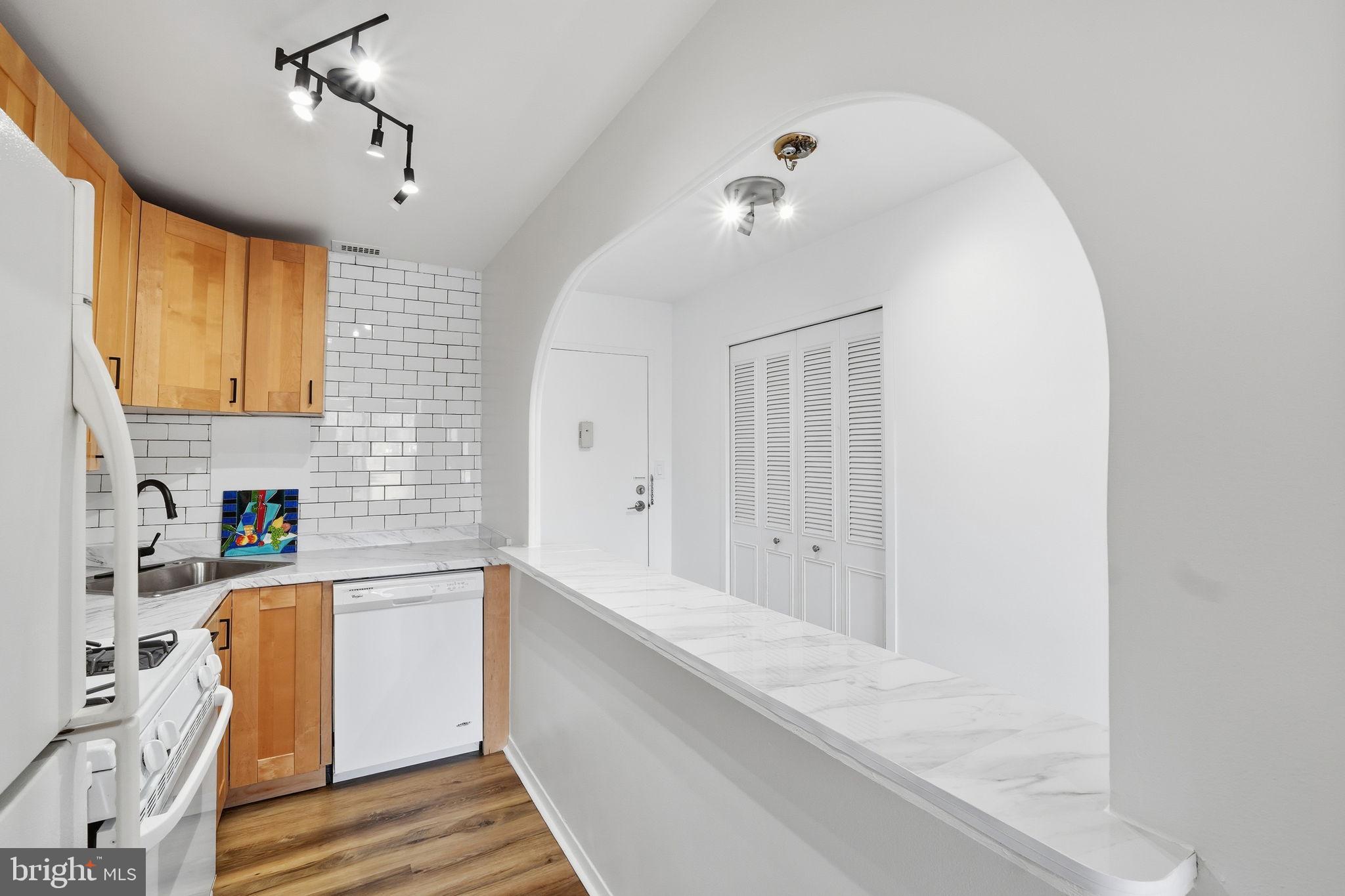 2829 Connecticut Avenue Northwest, Unit 411 Washington, DC 20008 - Photo 11 of 25