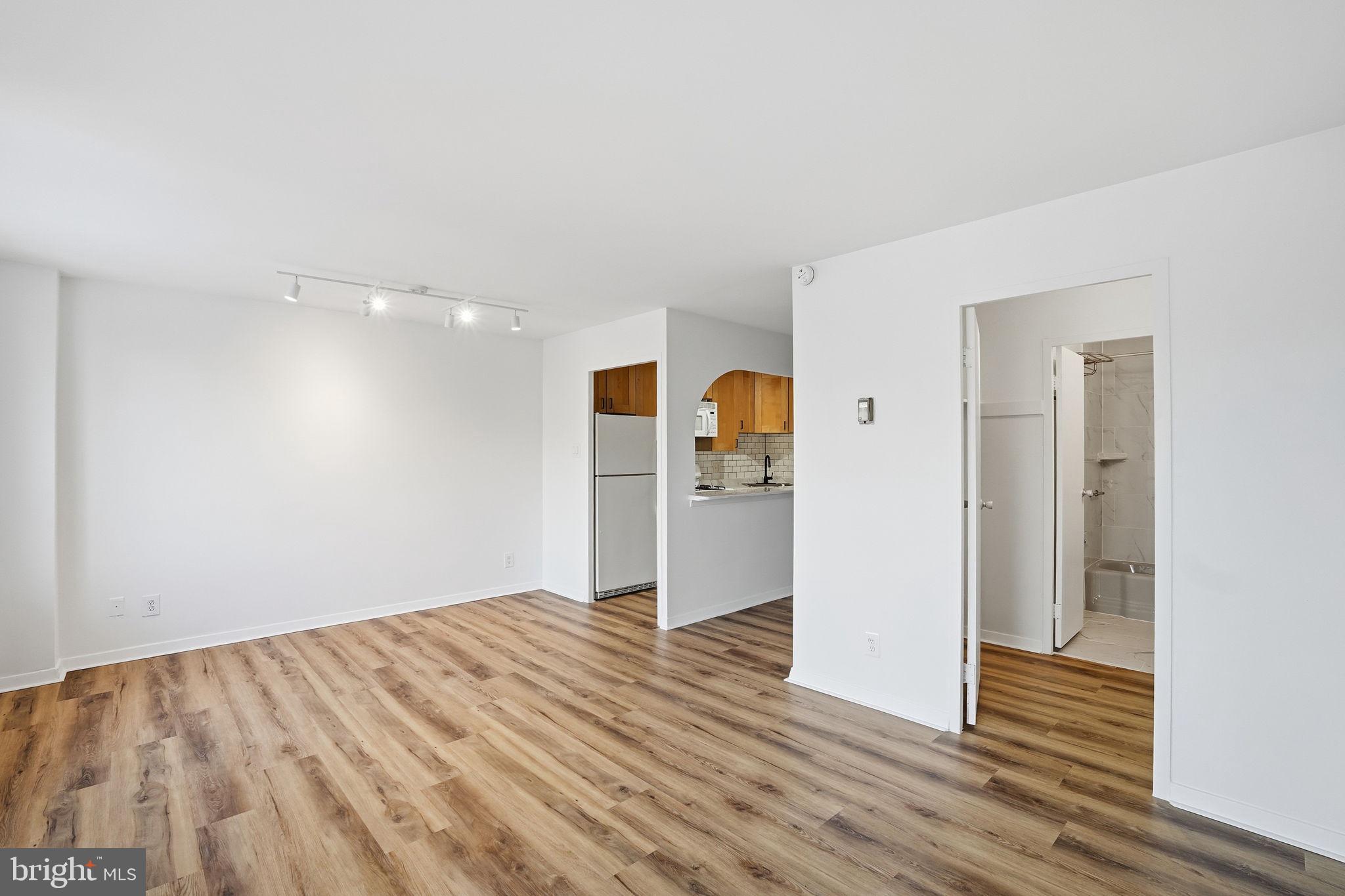 2829 Connecticut Avenue Northwest, Unit 411 Washington, DC 20008 - Photo 14 of 25