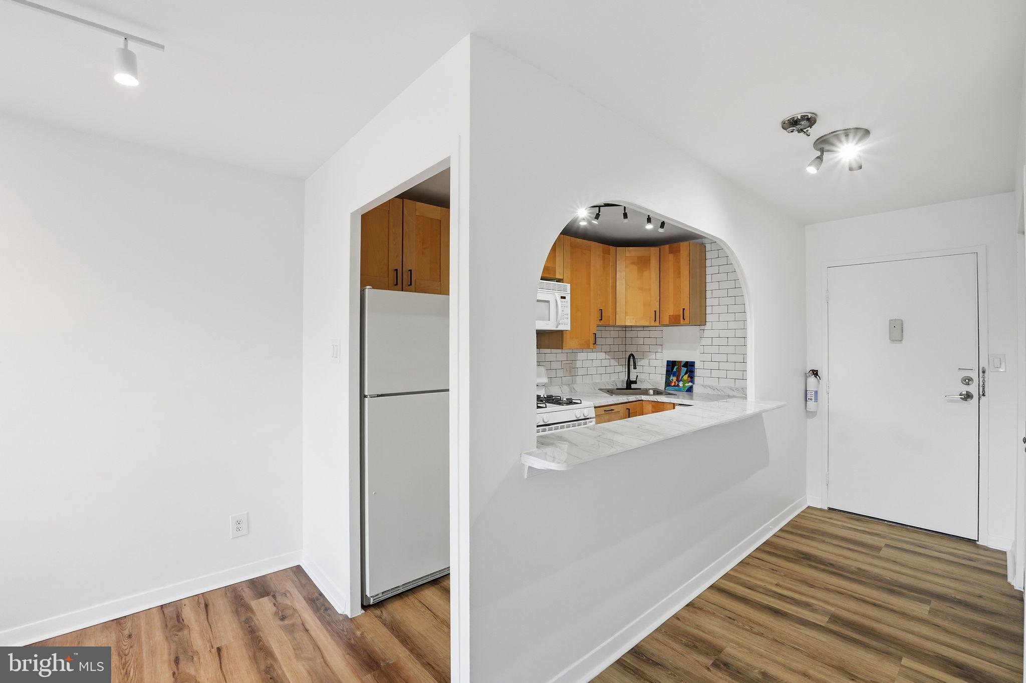 2829 Connecticut Avenue Northwest, Unit 411 Washington, DC 20008 - Photo 8 of 25