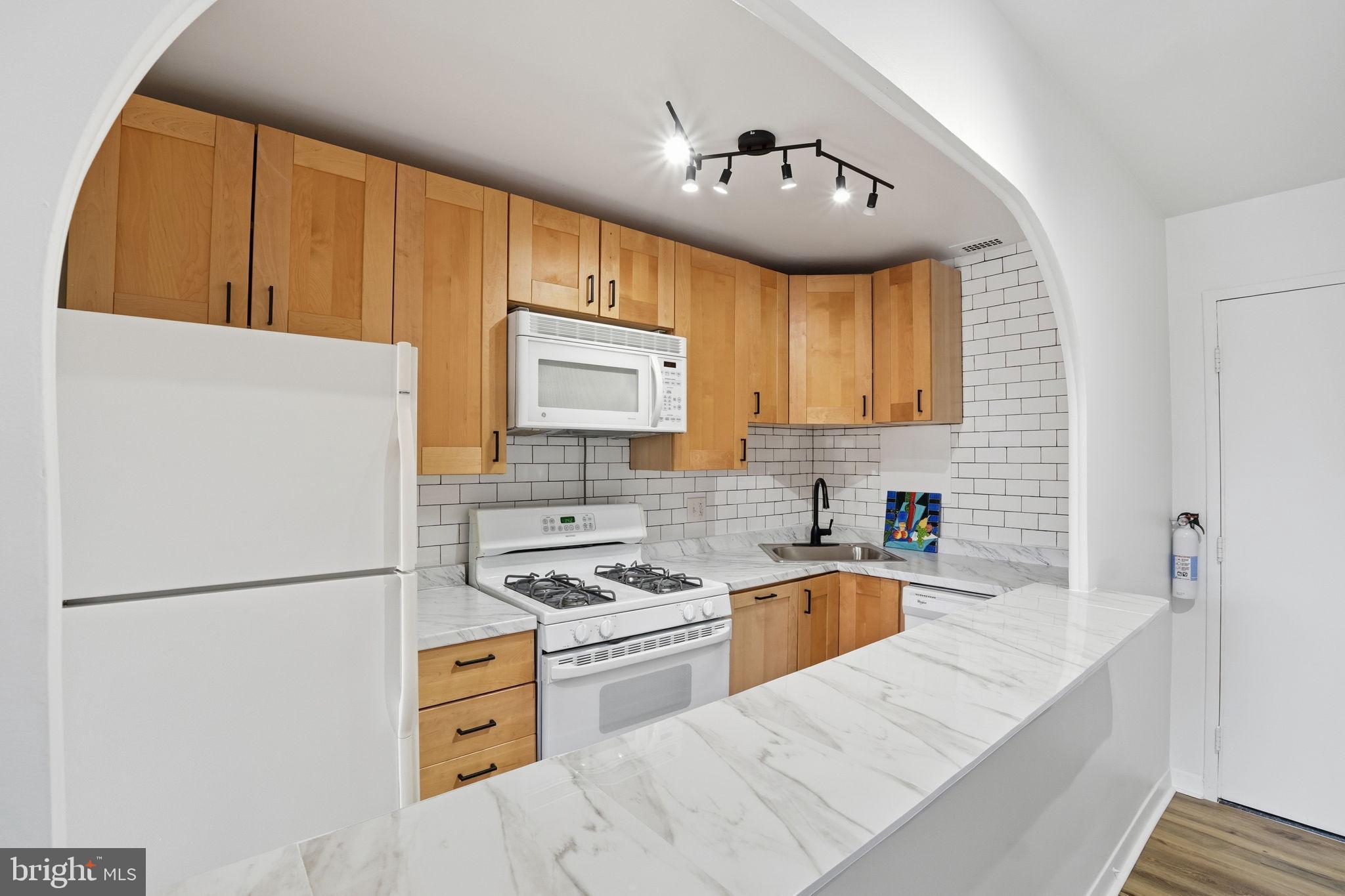 2829 Connecticut Avenue Northwest, Unit 411 Washington, DC 20008 - Photo 9 of 25