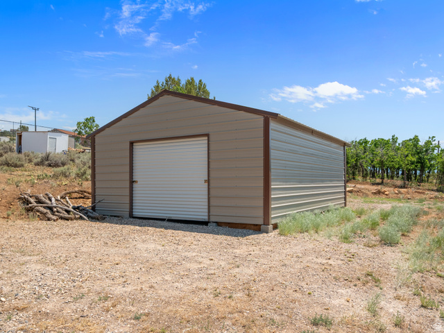 22630 Spring View Drive Fairview, UT 84629 - Photo 22 of 32 Garage