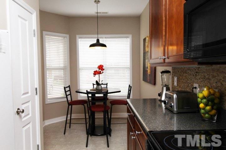 2520 Asher View Court Raleigh, NC 27606 - Photo 9 of 24 Gallery Image 9