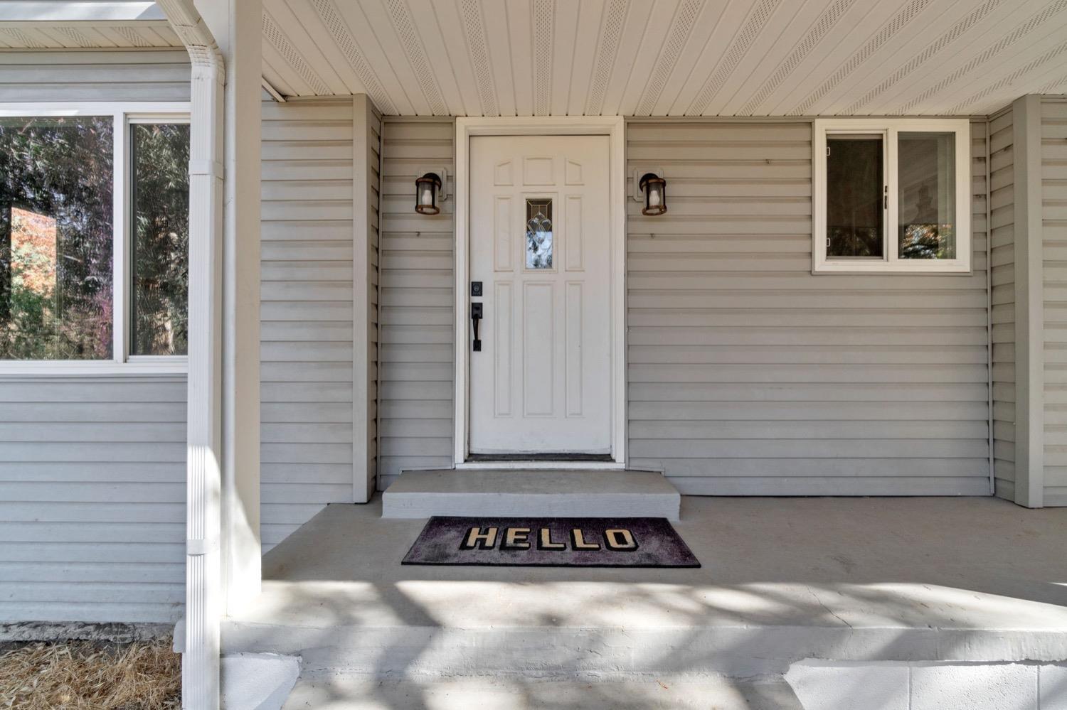 43299 Ranger Cir Drive Coarsegold, CA 93614 - Photo 4 of 44 a view of wooden door