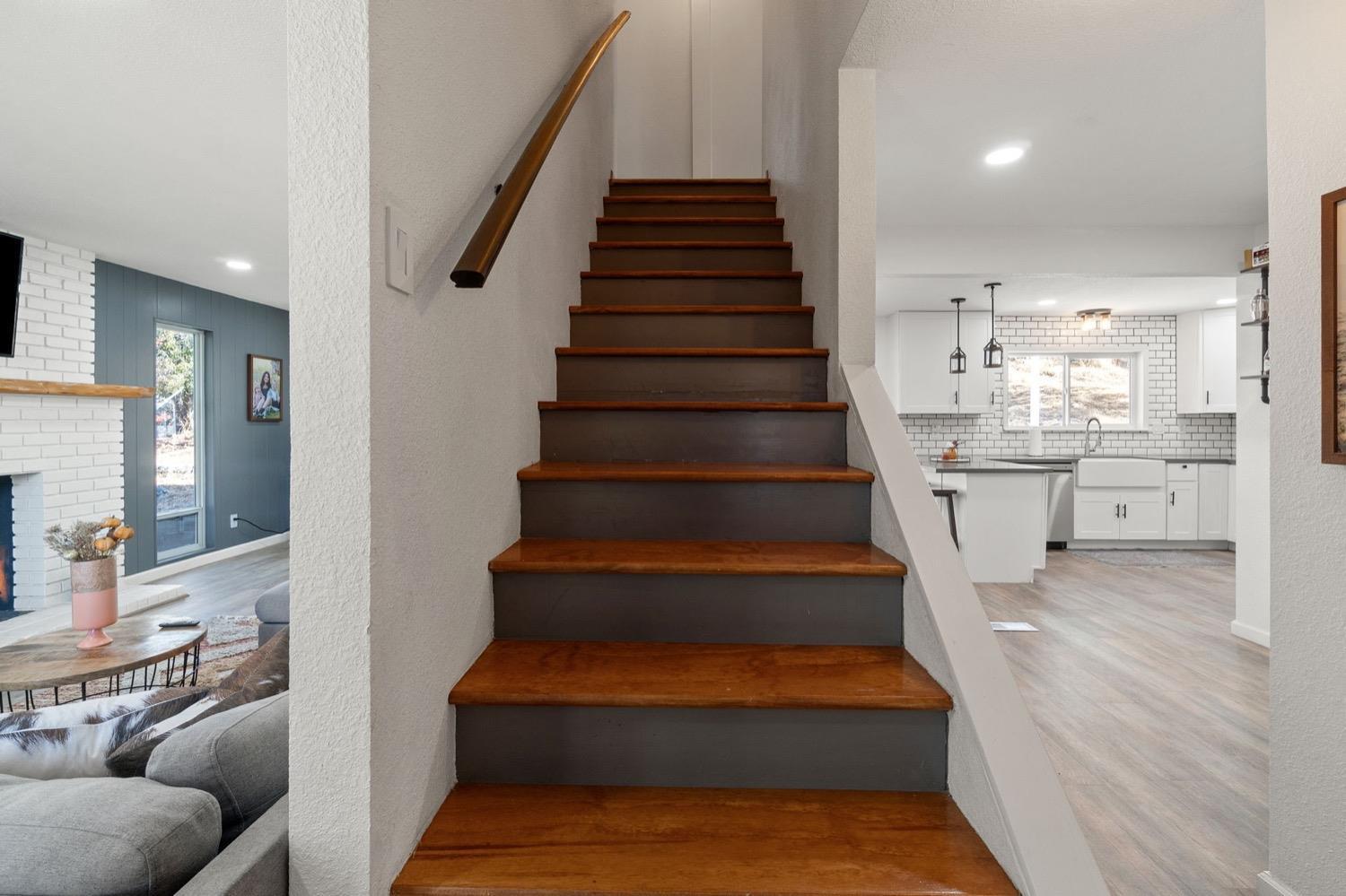 43299 Ranger Cir Drive Coarsegold, CA 93614 - Photo 7 of 44 a view of entryway and hall with wooden floor