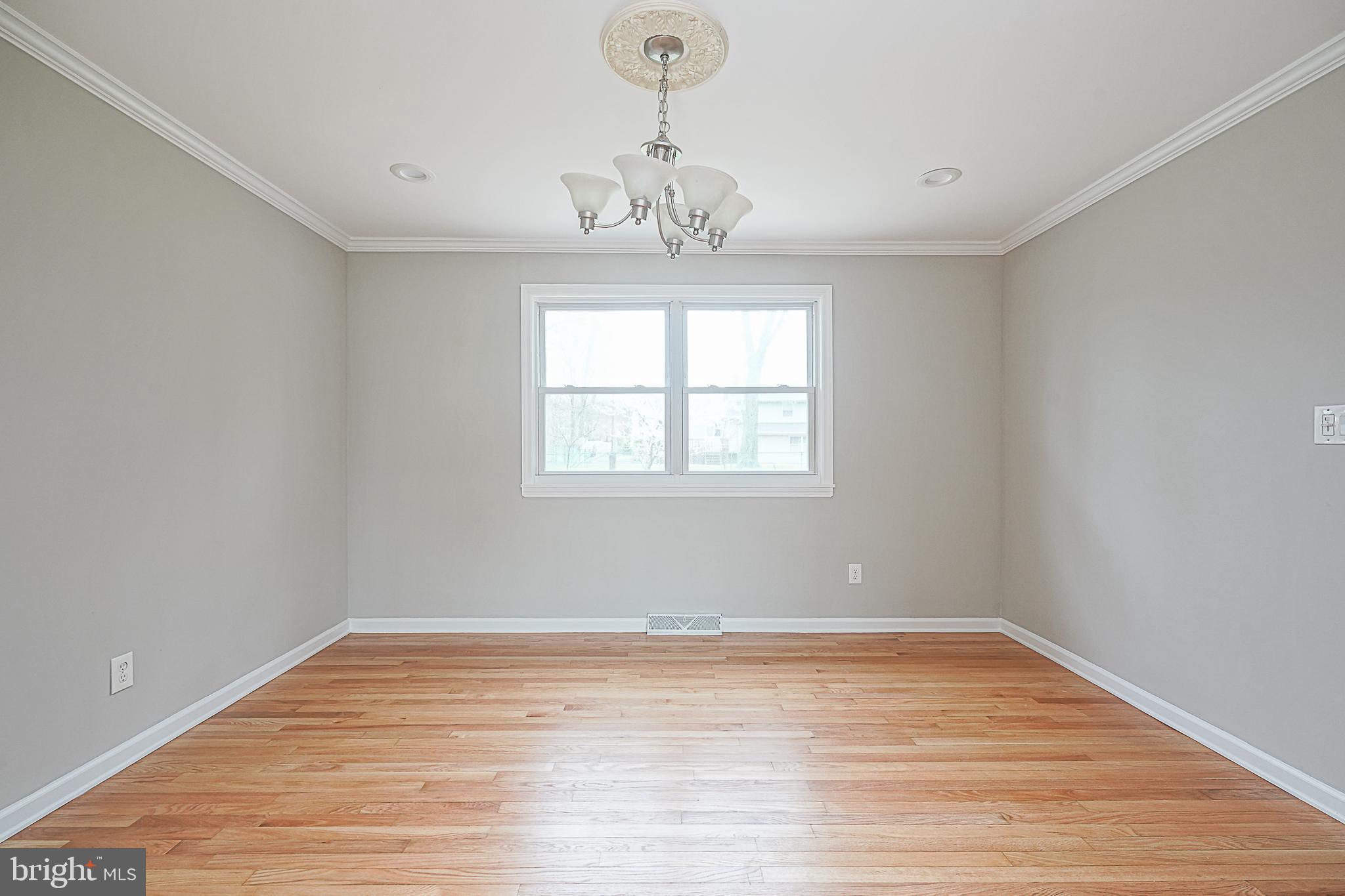 203 Cardinal Road Beverly, NJ 08010 - Photo 8 of 38 Gallery Image 8