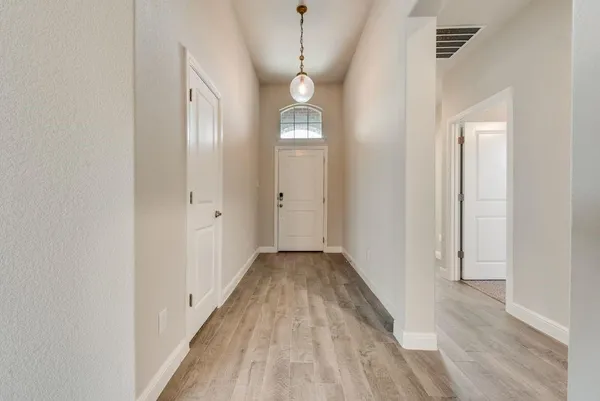 $2,100 | 1404 El Cerrito Lane, Cleburne, TX 76033