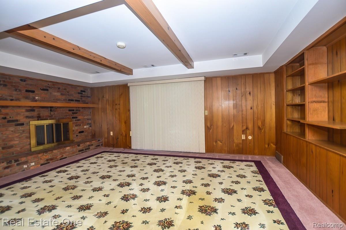 34056 West 13 Mile Road Farmington, MI 48331 - Photo 8 of 19 7. FAMILY