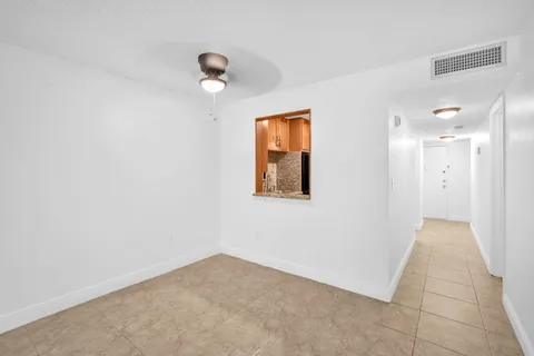 $260,000 | 1021 Mockingbird Lane, Unit 303, Plantation, FL 33324