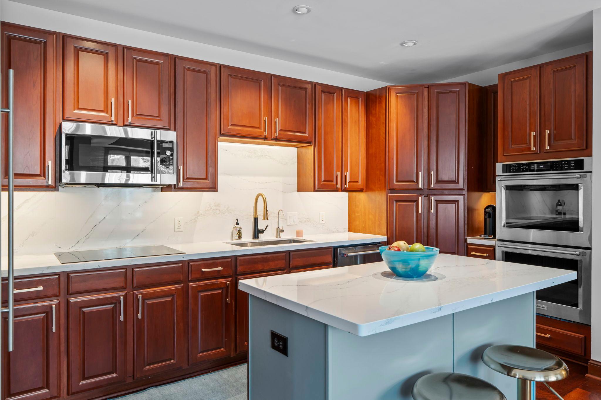 408 Parkers Lake Road, Unit 107 Minnetonka, MN 55391 - Photo 21 of 76