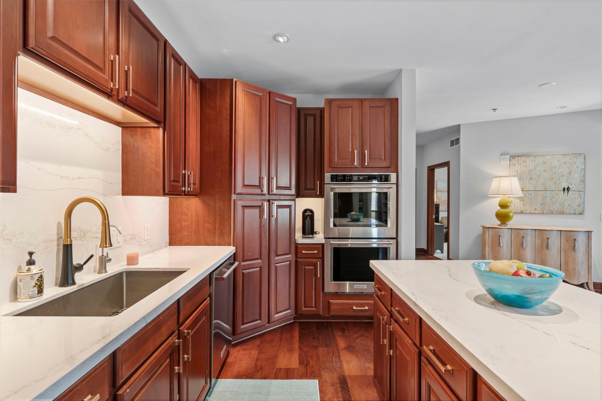 408 Parkers Lake Road, Unit 107 Minnetonka, MN 55391 - Photo 25 of 76