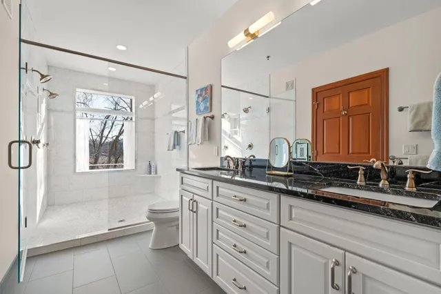 $525,000 | 408 Parkers Lake Road, Unit 107, Minnetonka, MN 55391