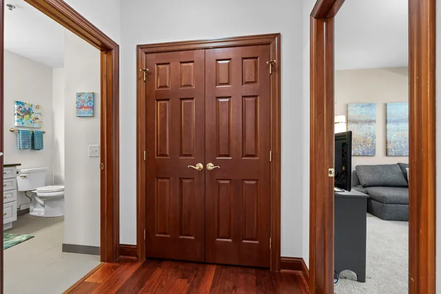 $525,000 | 408 Parkers Lake Road, Unit 107, Minnetonka, MN 55391