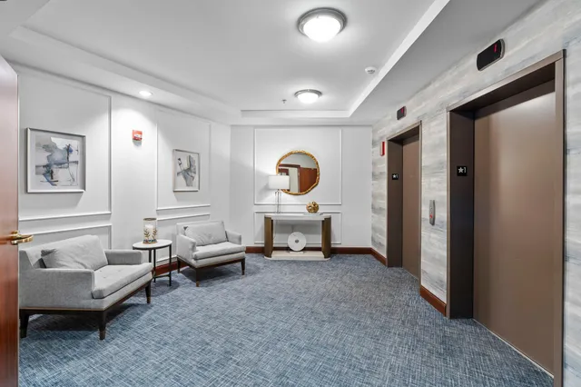 $525,000 | 408 Parkers Lake Road, Unit 107, Minnetonka, MN 55391