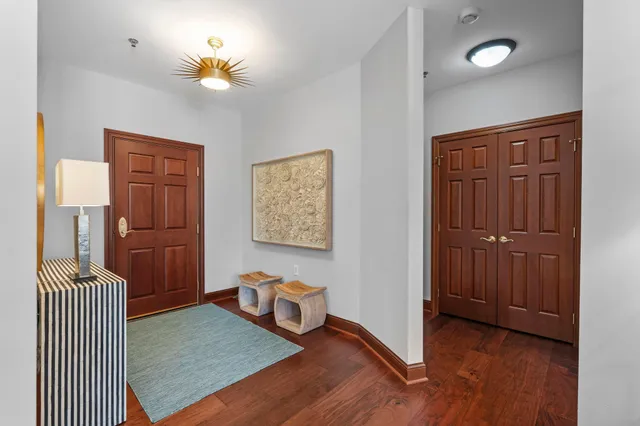 $525,000 | 408 Parkers Lake Road, Unit 107, Minnetonka, MN 55391