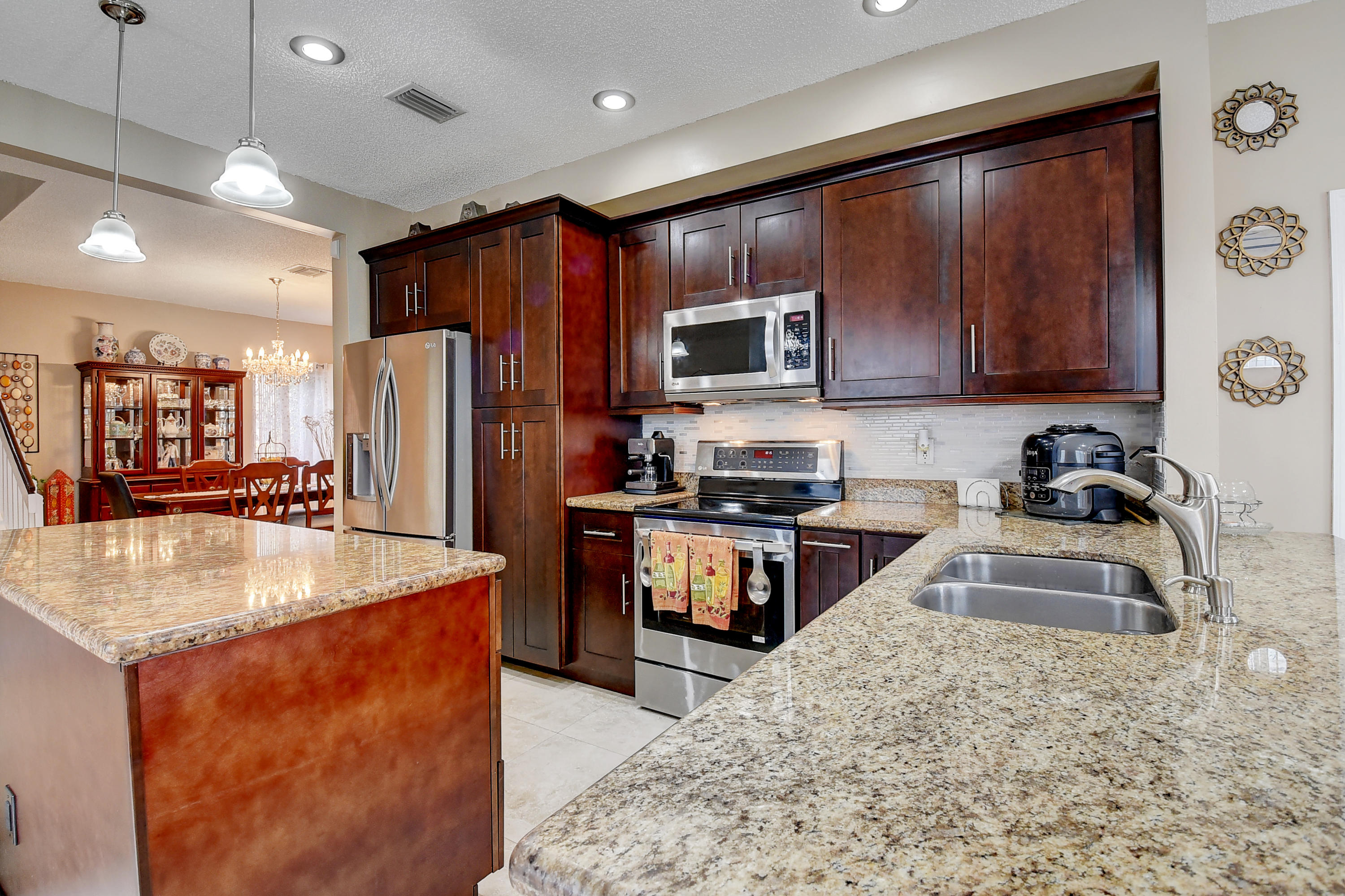 10631 Palm Spring Drive Boca Raton, FL 33428 - Photo 16 of 44 stainless appliances