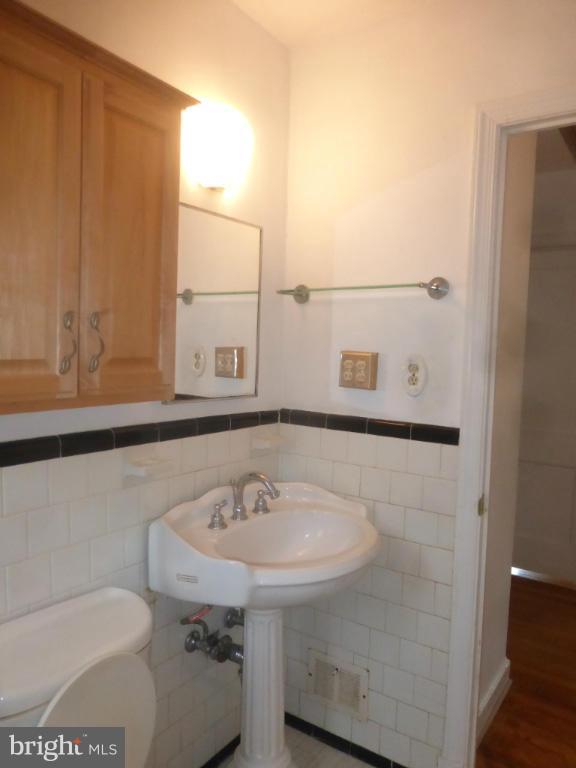11805 Judson Road Silver Spring, MD 20902 - Photo 12 of 21 Bath