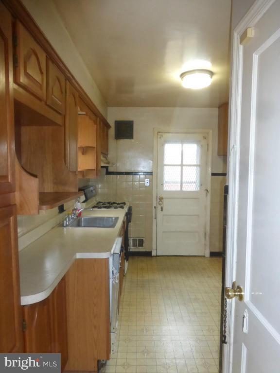 11805 Judson Road Silver Spring, MD 20902 - Photo 6 of 21 Kitchen