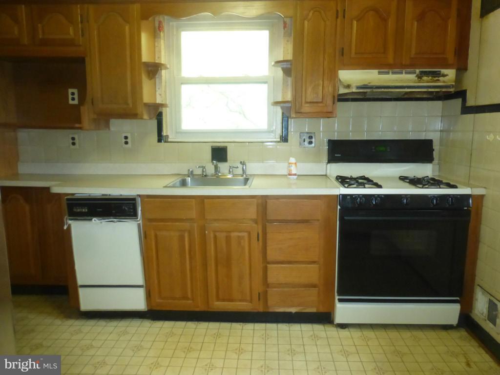 11805 Judson Road Silver Spring, MD 20902 - Photo 7 of 21 Kitchen