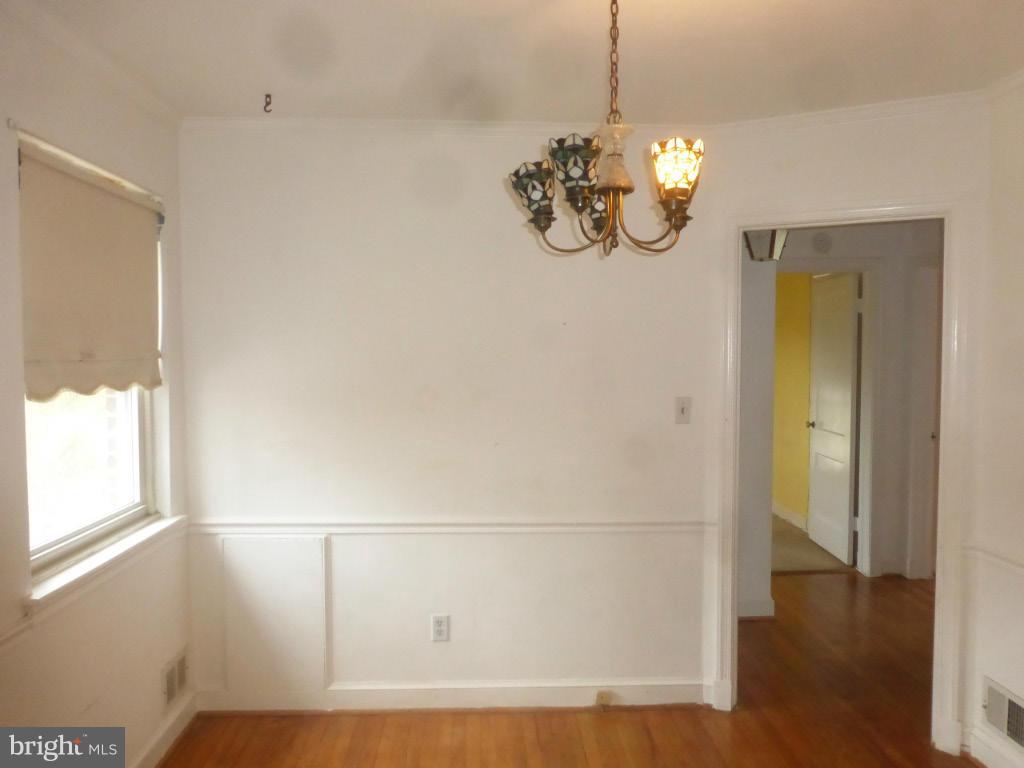 11805 Judson Road Silver Spring, MD 20902 - Photo 9 of 21 Dining Room