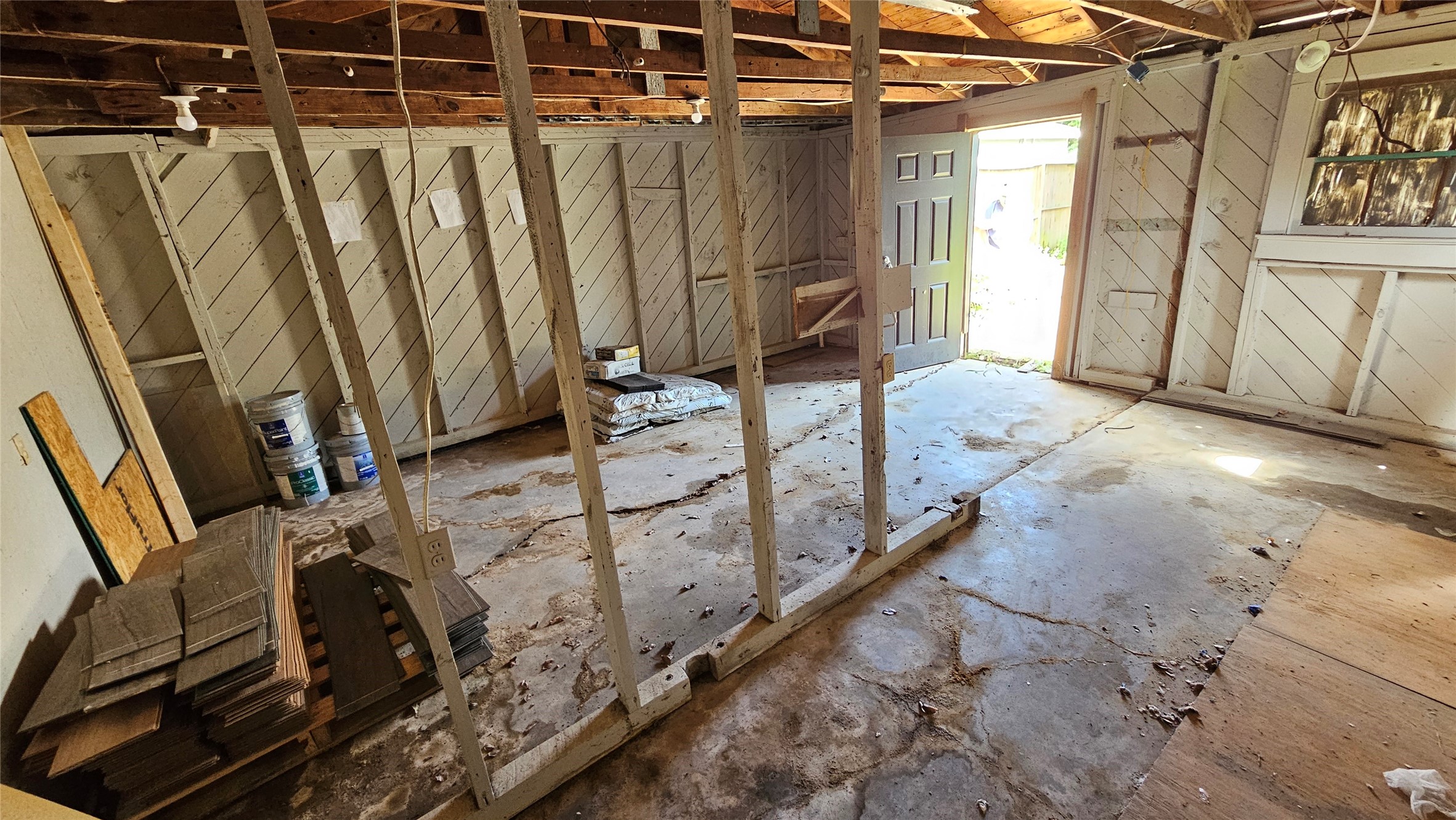 2415 Perry Street Baytown, TX 77521 - Photo 22 of 23 Unfinished back building for storage. Bring your own window AC and make this a fun space!