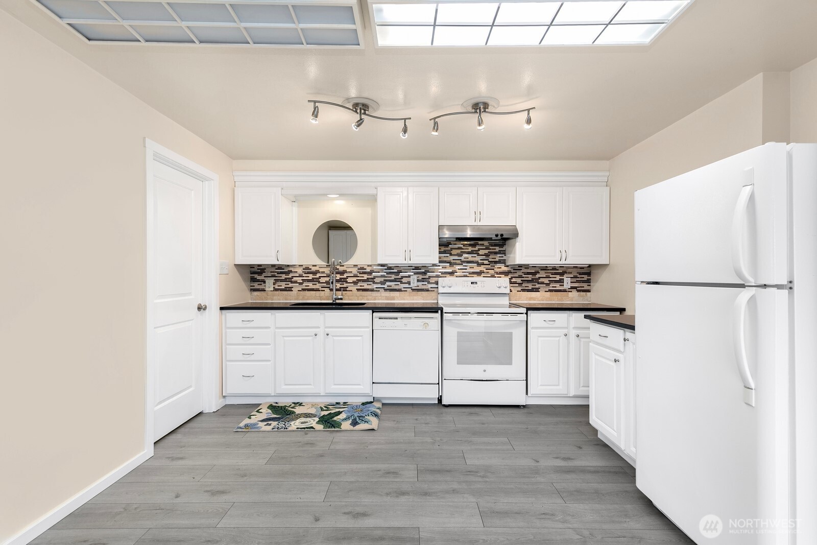 1301 Edmonds Avenue Northeast Renton, WA 98056 - Photo 28 of 40